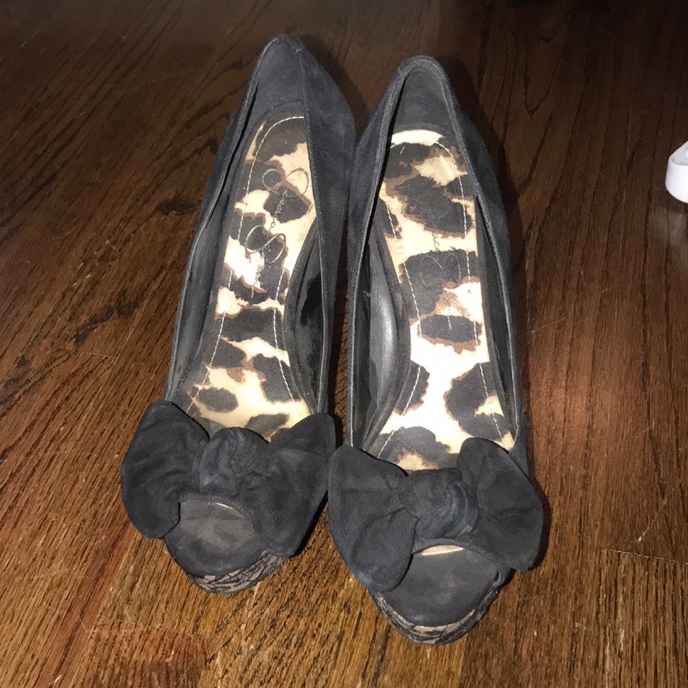Shoes - Picture 2 of 4